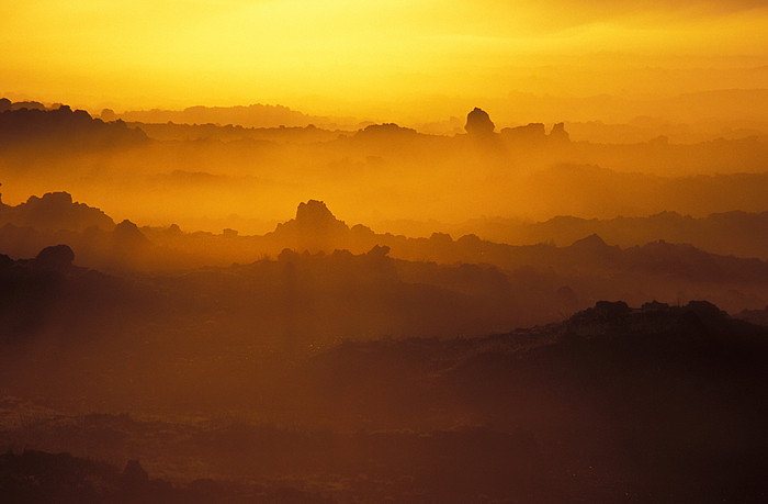 Sonnenaufgang ber den Lavaebenen der Hekla.