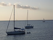 Segelschiff an der Spiaggia di Terranera
