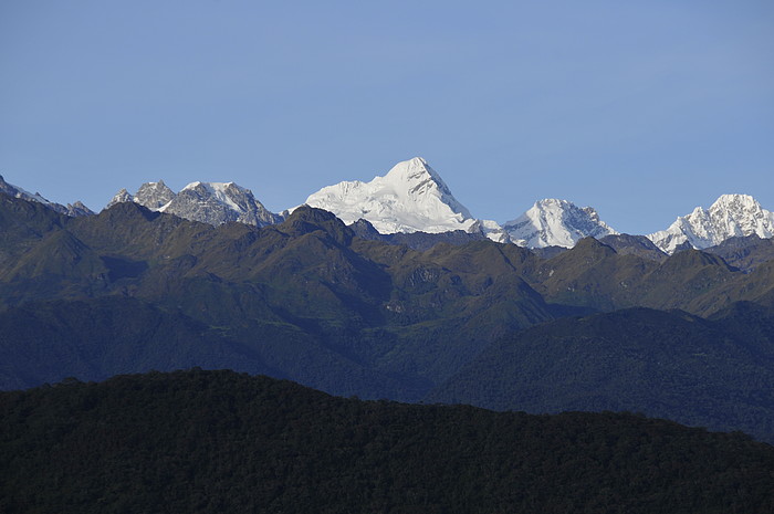 Klare Sicht auf Schneeberge vom Machu Picchu