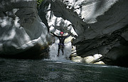Rutschbahn im Wasserfall