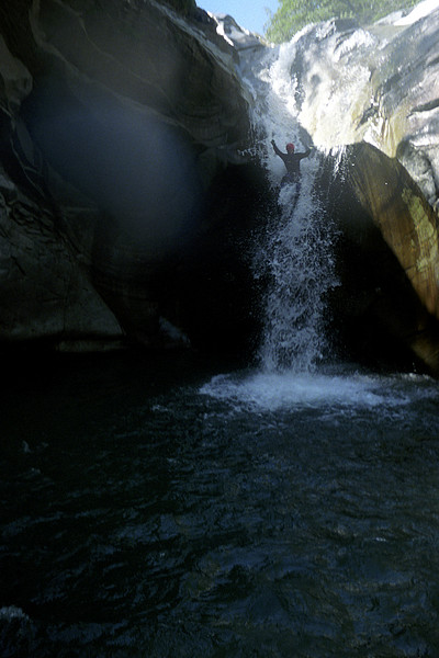 Rutschbahn im Wasserfall